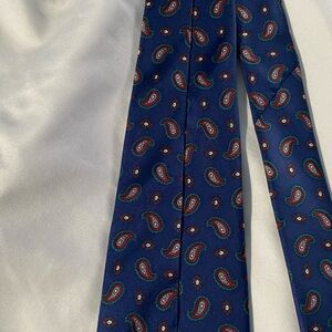 Geoffrey Beene Silk Blue Paisley Tie